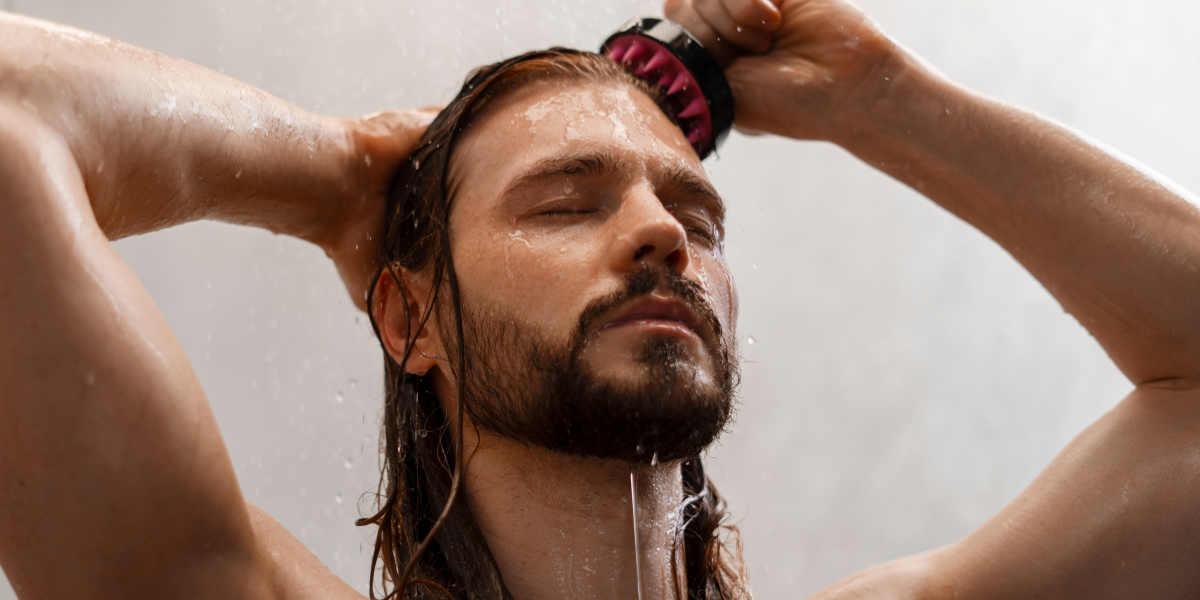 À quelle fréquence laver sa perruque ? Nos conseils d’experts