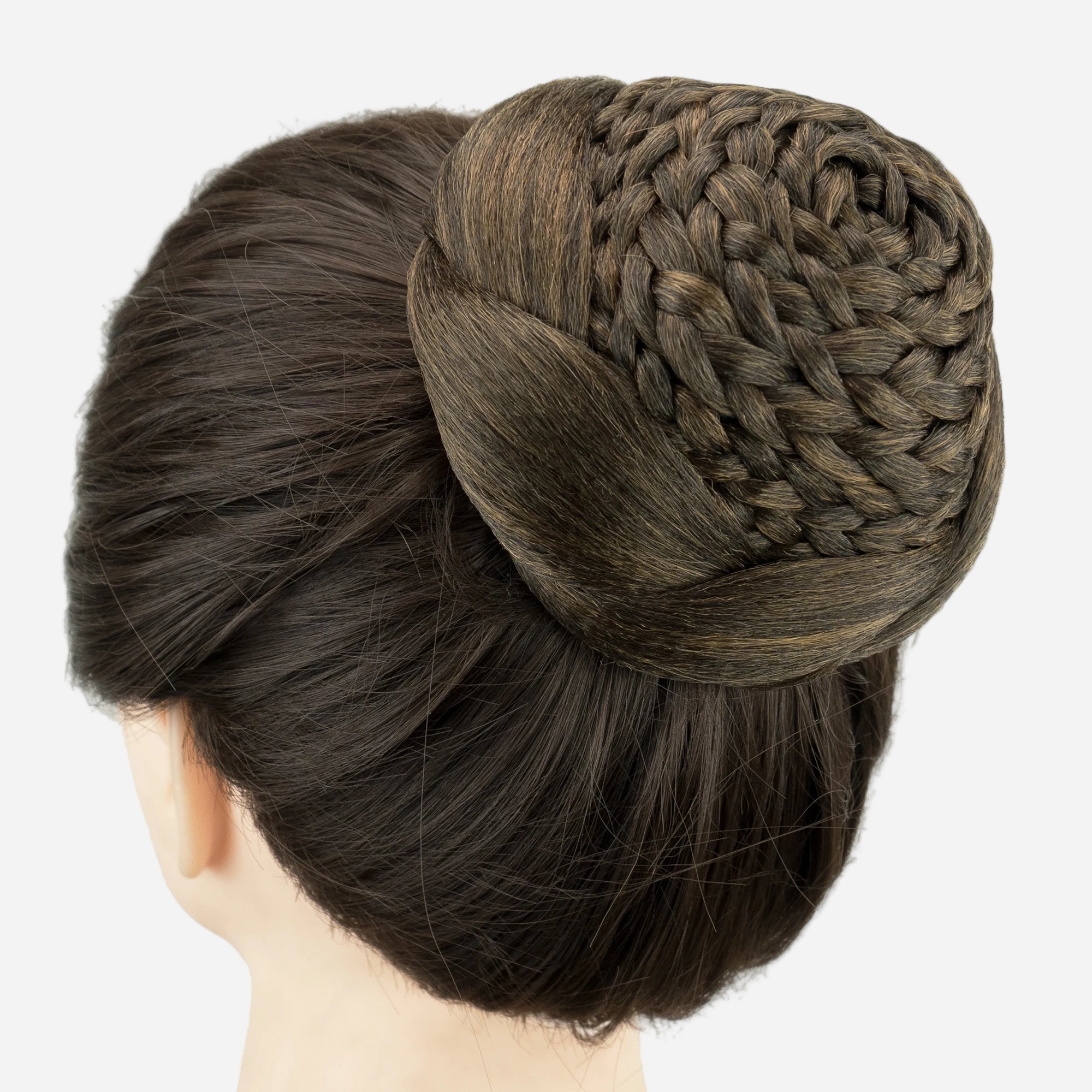 chignon-avec-tresse-petite-fille